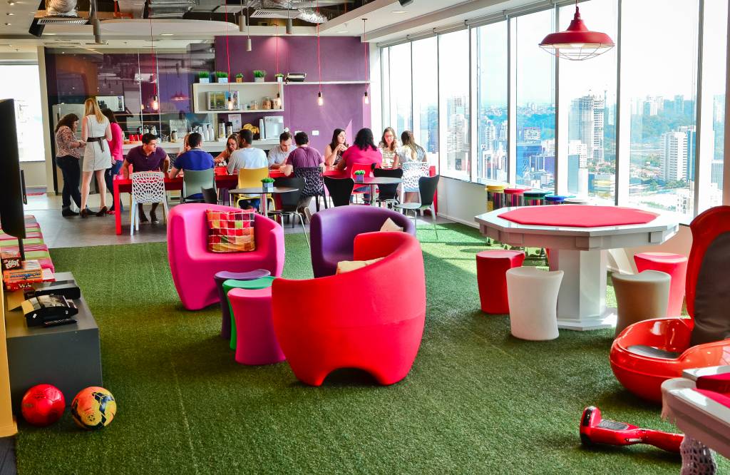 Saiba como a dona do iFood contratou 83% de profissionais diversos