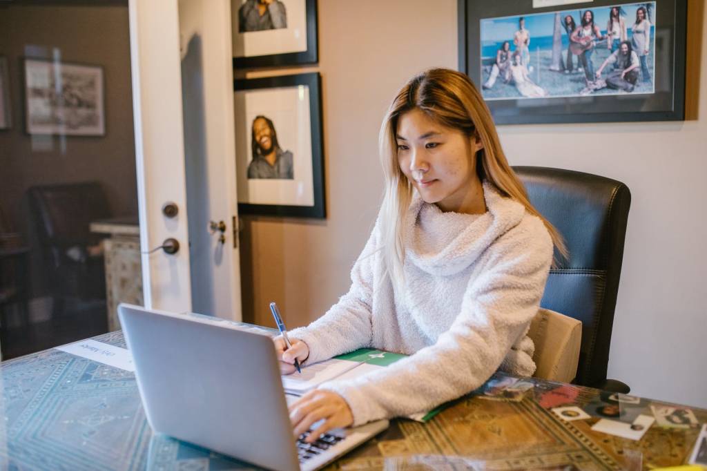 Como avaliar a reputação de uma empresa antes de aceitar uma proposta