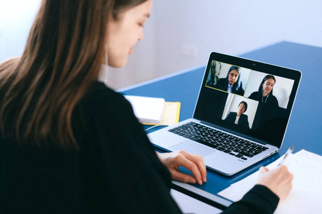 5 dicas para se sair bem na entrevista de emprego on-line