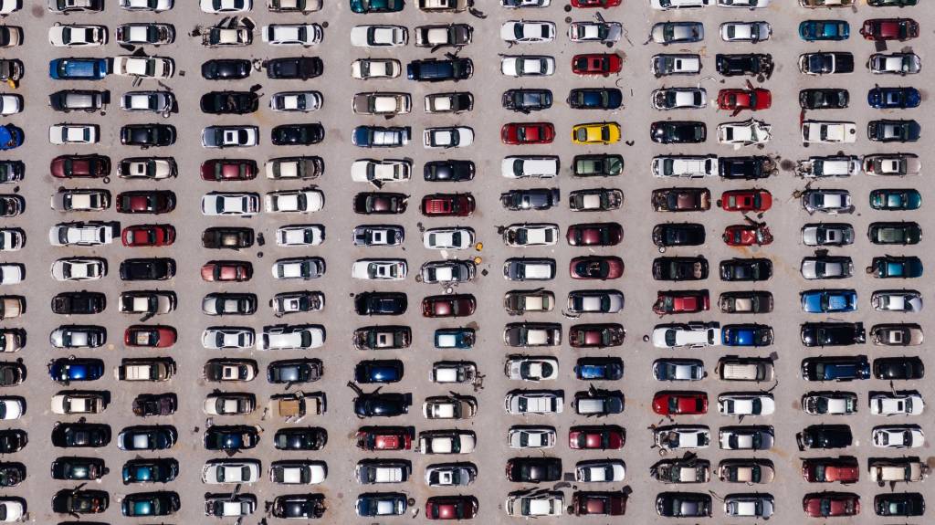 Aumento do home office leva rede de estacionamentos a mudar tarifas