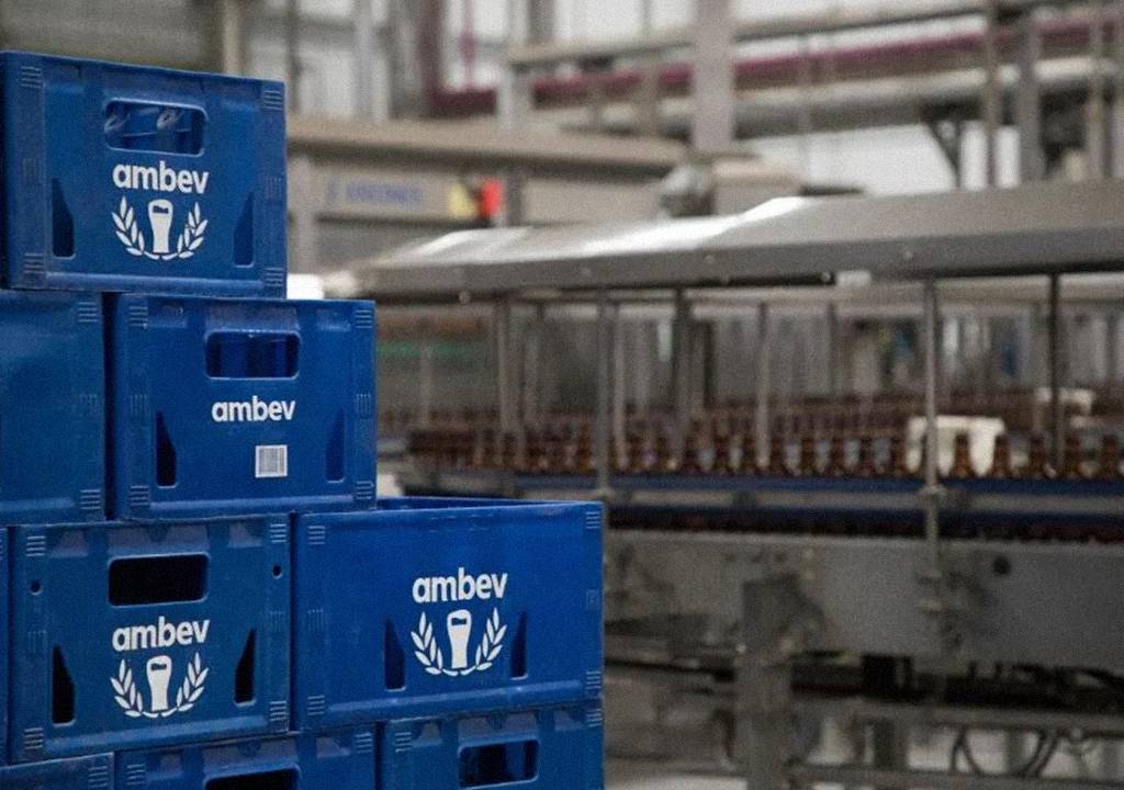 Caixotes em uma indústria de cerveja.
