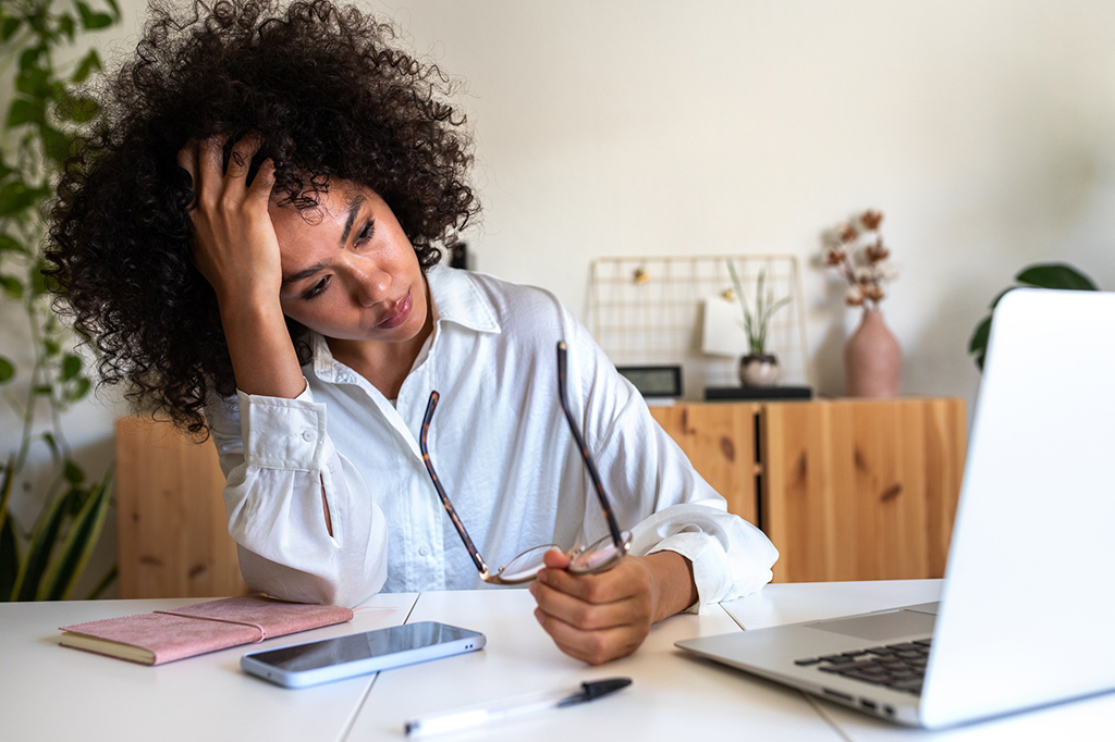 Quem desenvolve transtornos mentais no trabalho pode ser demitido?