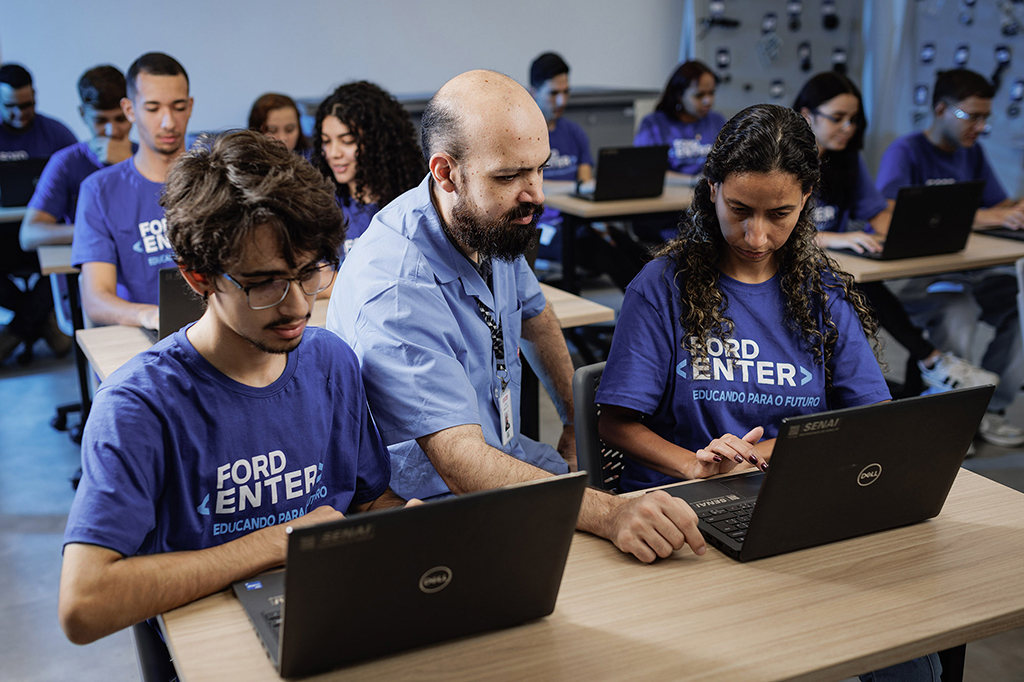 Ford abre 540 vagas para curso gratuito de programação
