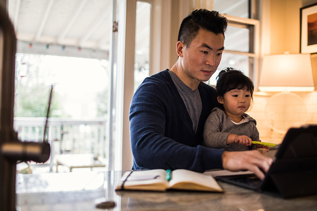 Licença-paternidade influencia na retenção de 69% dos profissionais