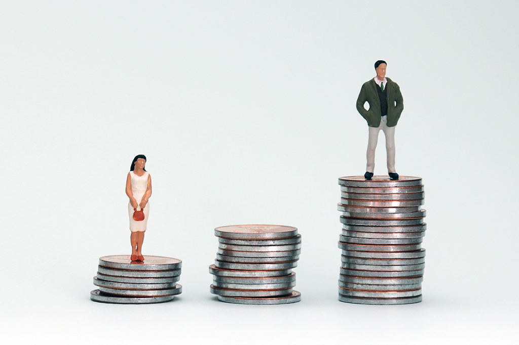 Homens pedem salário 77% maior do que mulheres para ocupar cargos de diretoria